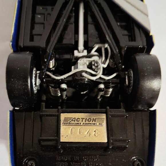 1999 Mike Skinner #31 Lowe's Monte Carlo Elite 1 of 1,000 1:24 Scale Diecast Car - Picture 10 of 10